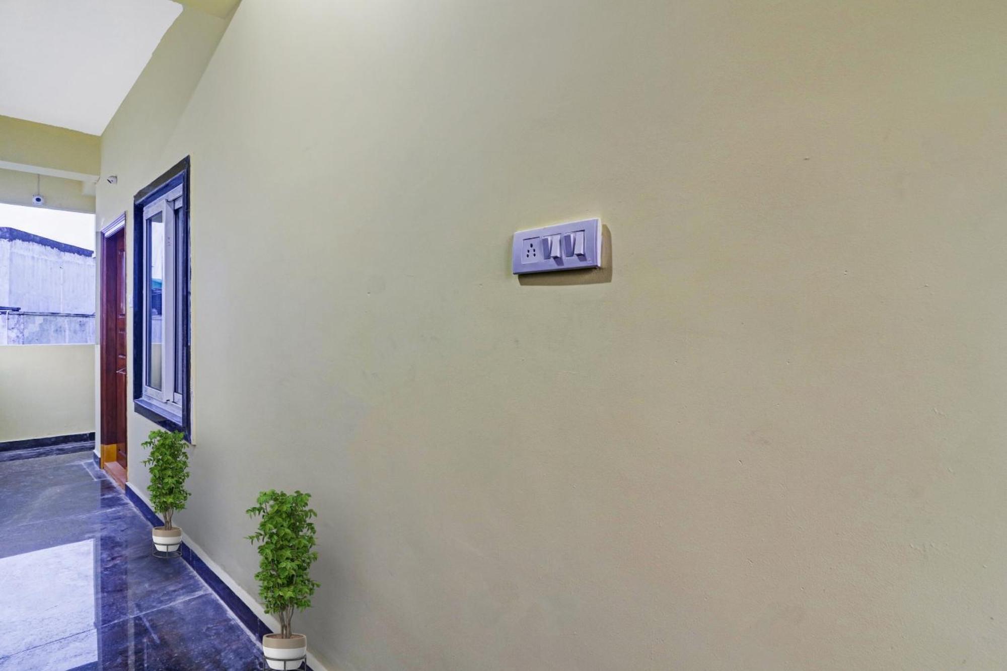 Hotel O Hanuma Residency Sururnagar Kültér fotó